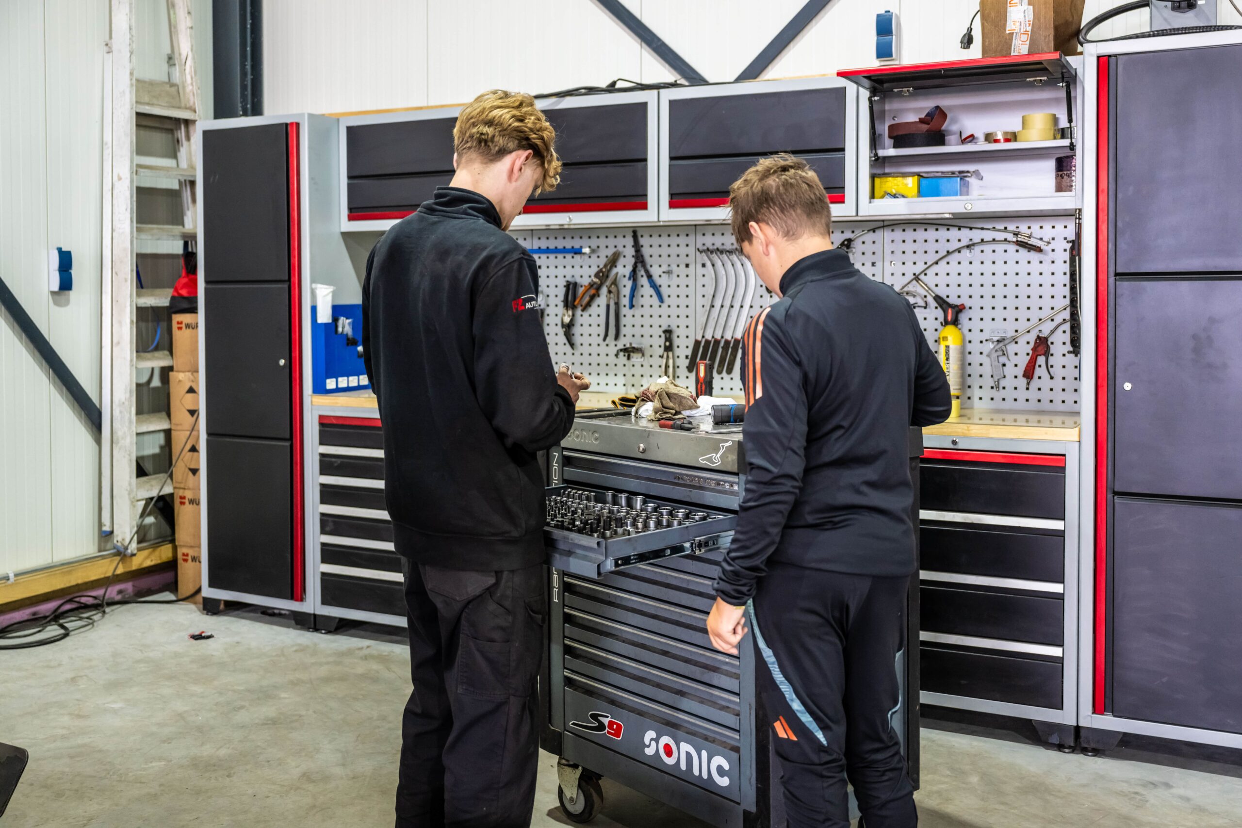 Ons eigen team in de werkplaats