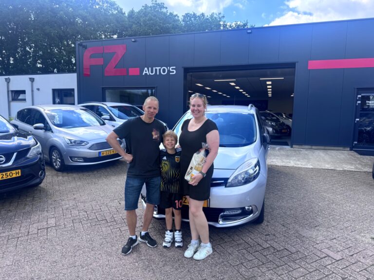 Renault Megane Scenic verkocht en afgeleverd bij FZ Auto's — juni 2026