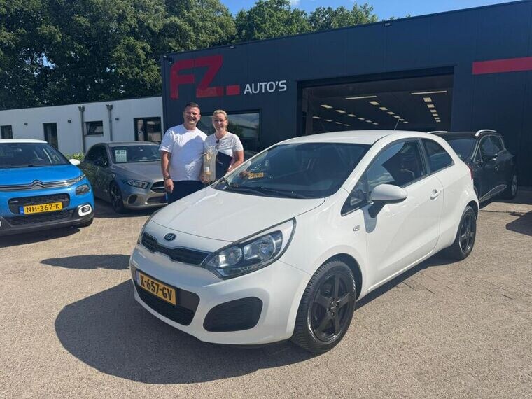 Kia Rio verkocht en afgeleverd bij FZ Auto's — juli 2025