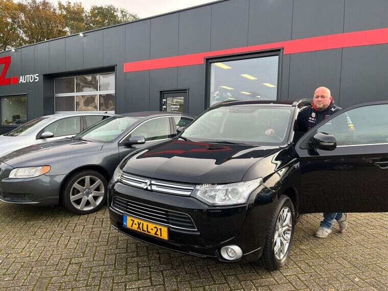 Mitsubishi Outlander verkocht en afgeleverd bij FZ Auto's — november 2024