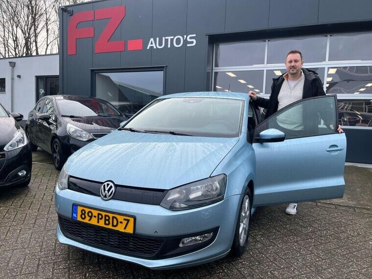 Volkswagen Polo verkocht en afgeleverd bij FZ Auto's — april 2024