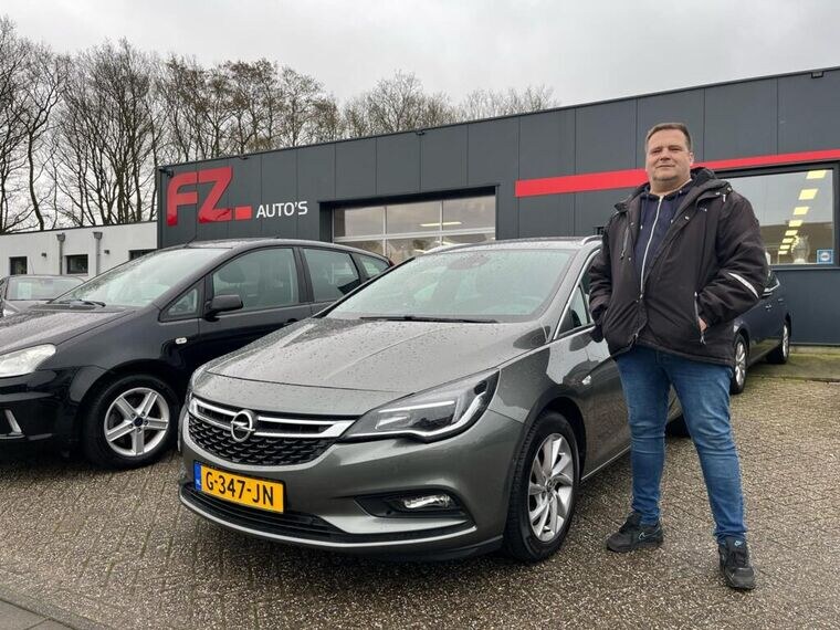Opel Astra verkocht en afgeleverd bij FZ Auto's — april 2024