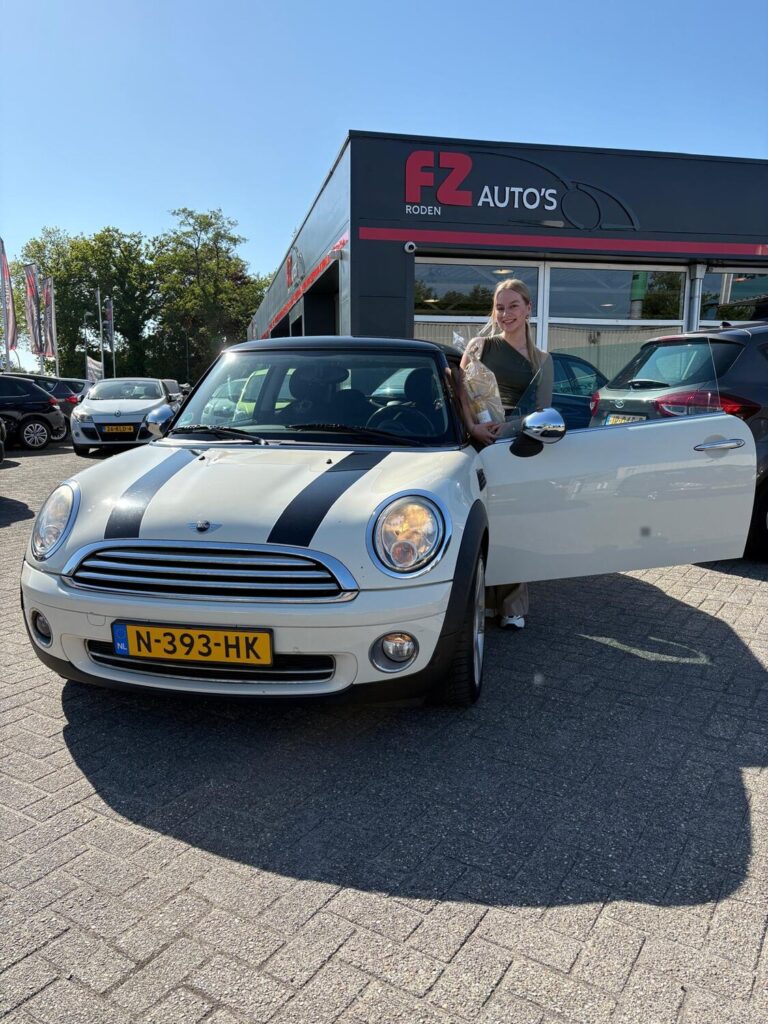 Mini Cooper verkocht en afgeleverd bij FZ Auto's — mei 2025