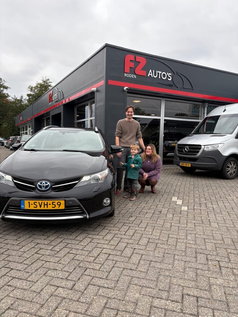 Toyota Auris Hybrid verkocht en afgeleverd bij FZ Auto's — oktober 2025