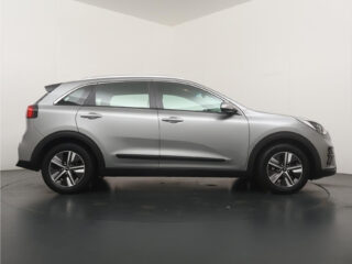 Kia Niro 1.6 GDi Hybrid DynamicLine – foto 6 van 32