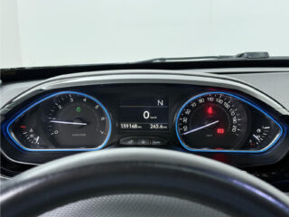 Peugeot 2008 1.2 PureTech Allure – foto 14 van 35