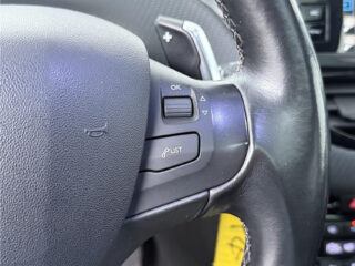 Peugeot 2008 1.2 PureTech Allure – foto 16 van 35