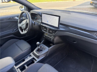 Ford Focus Wagon 1.0 EcoBoost Hybrid ST Line – foto 8 van 28